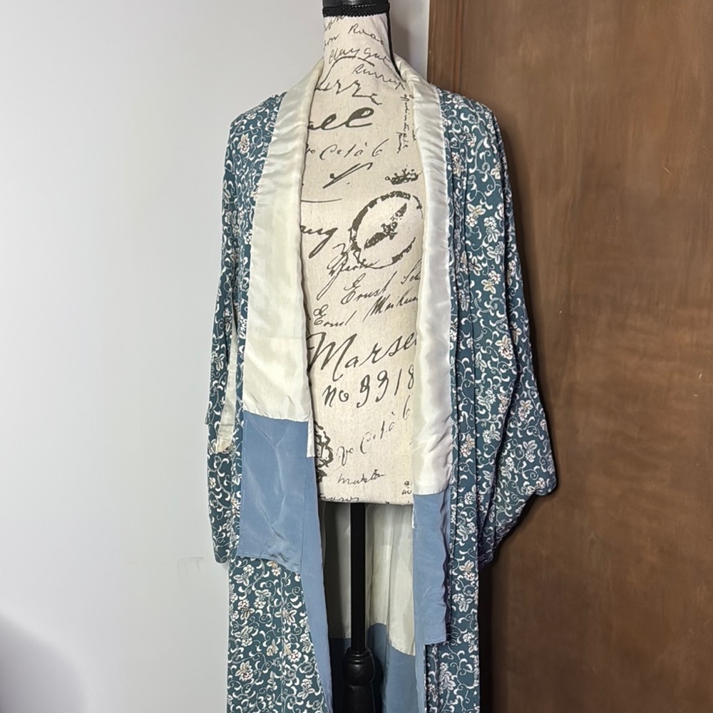 VINTAGE Floral Blue Kimono Robe | OS
